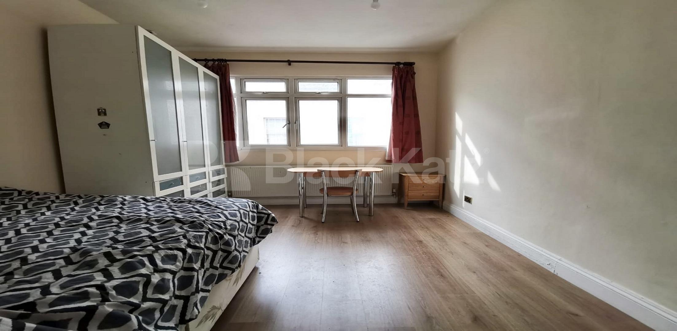 			NEW INSTRUCTION, 4 Bedroom, 1 bath, 1 reception Apartment			 London Bridge Street, London Bridge